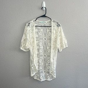 Maurices Small/Medium Floral Lace Cover